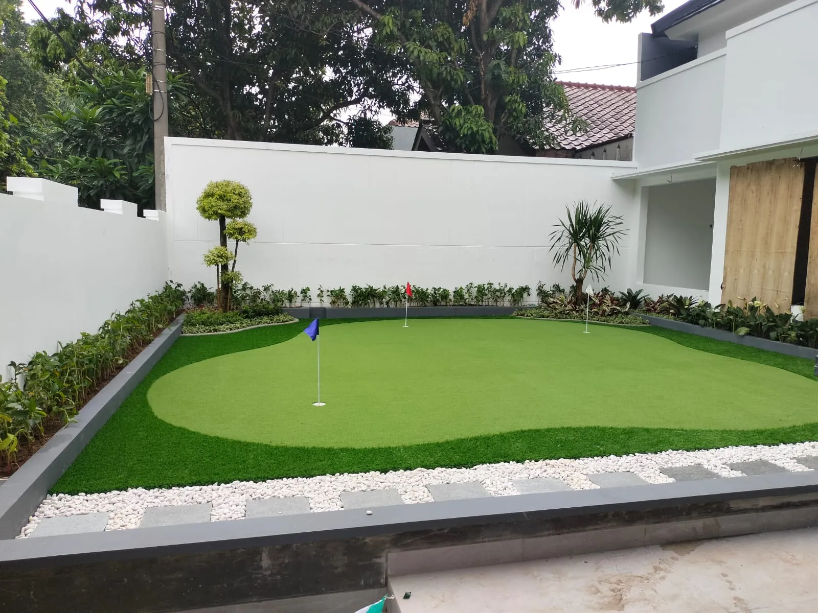 pembuatan mini golf plus taman